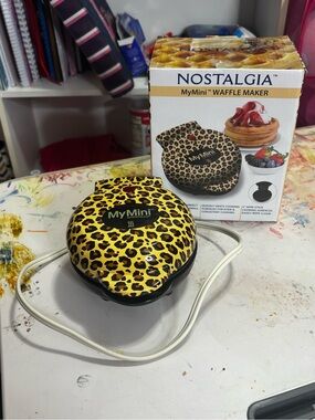 Nostalgia Leopard Print MyMini Waffle Maker